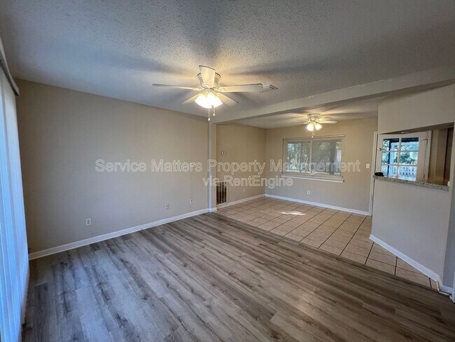 Building Photo - 303 Newcastle Dr