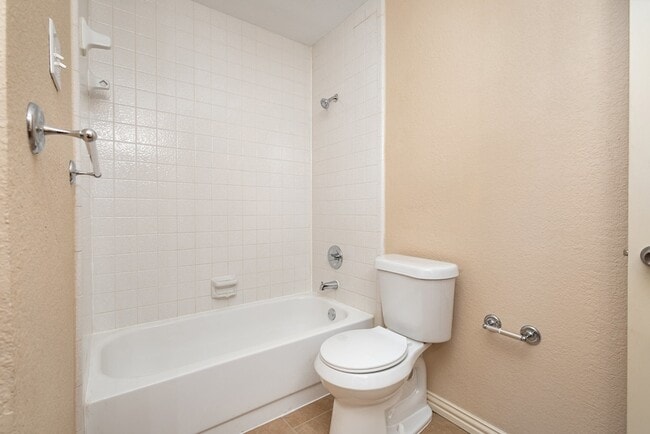 Building Photo - 1521 Wheatfield Ct