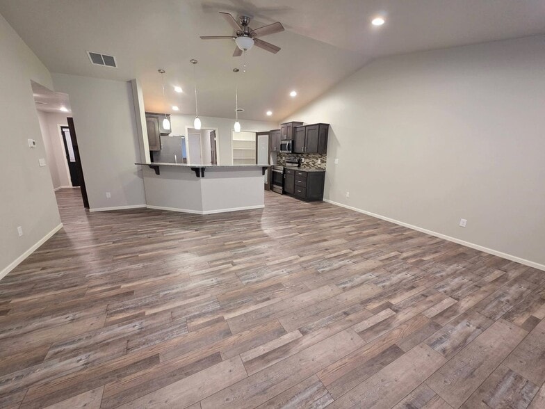 Building Photo - 2050 Quail St