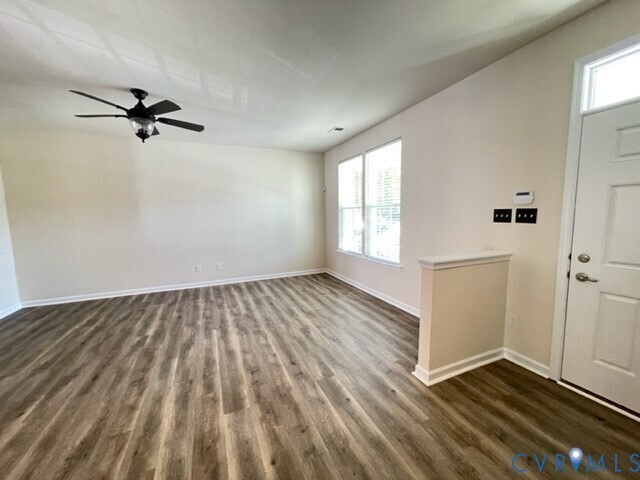 Building Photo - 8107 Creekside Village Dr