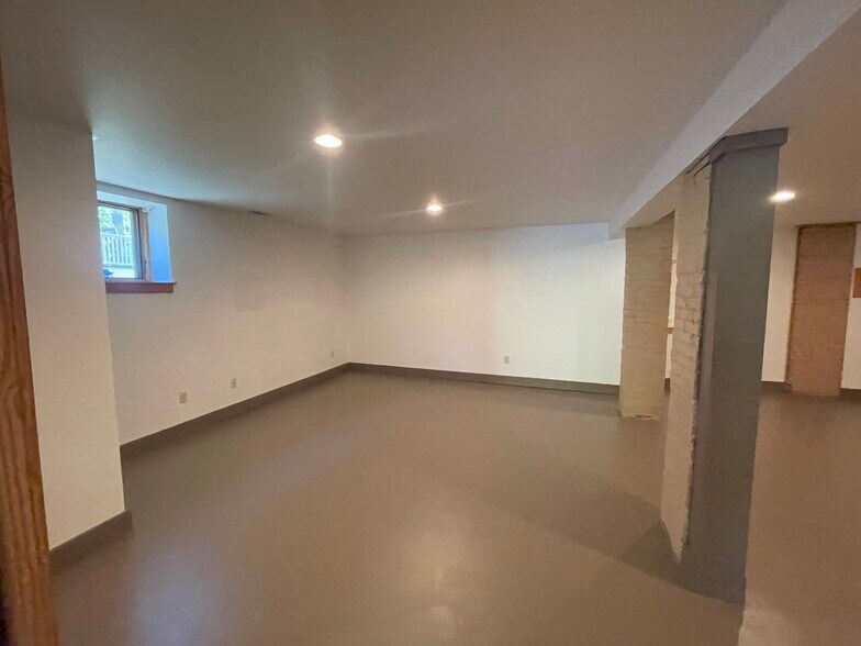 living room - 127 Flint St