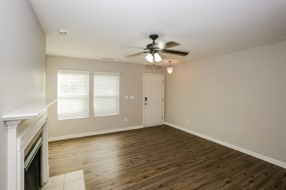 Building Photo - 15745 Lakepoint Forest Dr