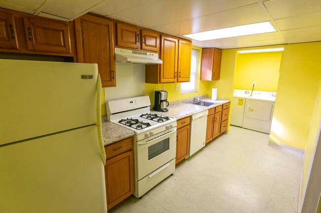 Building Photo - 5501 Auth Rd