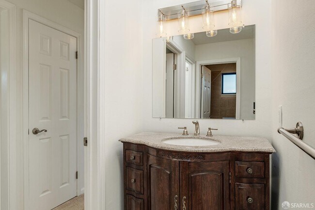 Building Photo - 97 Canyon Dr