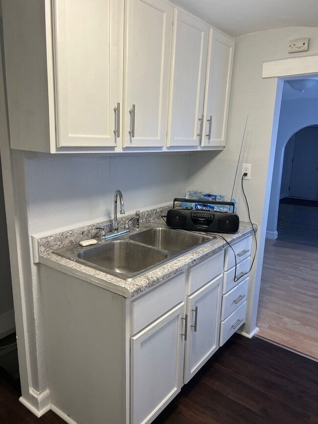 Building Photo - 2525 Parke St