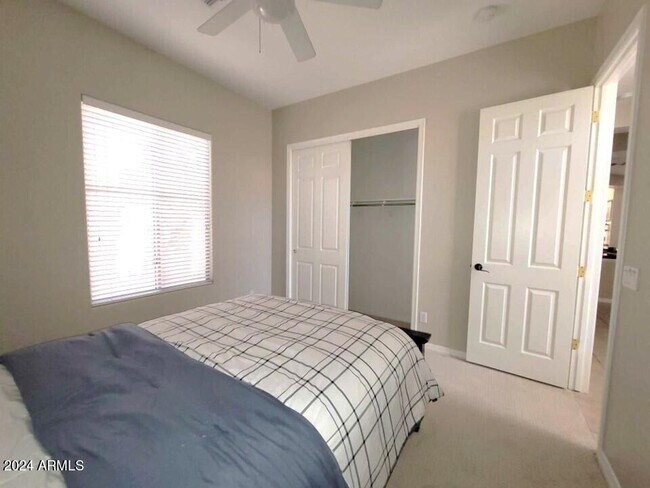 Building Photo - 2461 W Marlin Dr