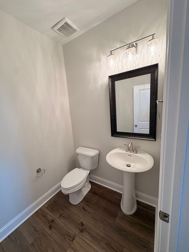 Building Photo - 106 Alva Ct