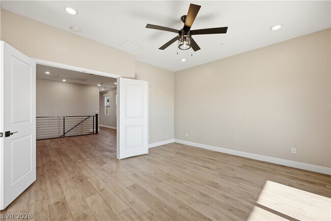 Building Photo - 402 Purple Sandpiper St