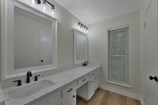 Building Photo - 5622 Woodhollow Dr