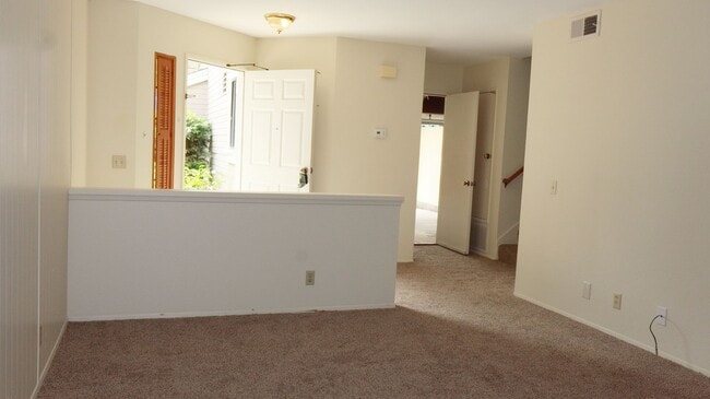 Building Photo - 3 bedrooms townhome in Chula Vista CA - Terranova Area