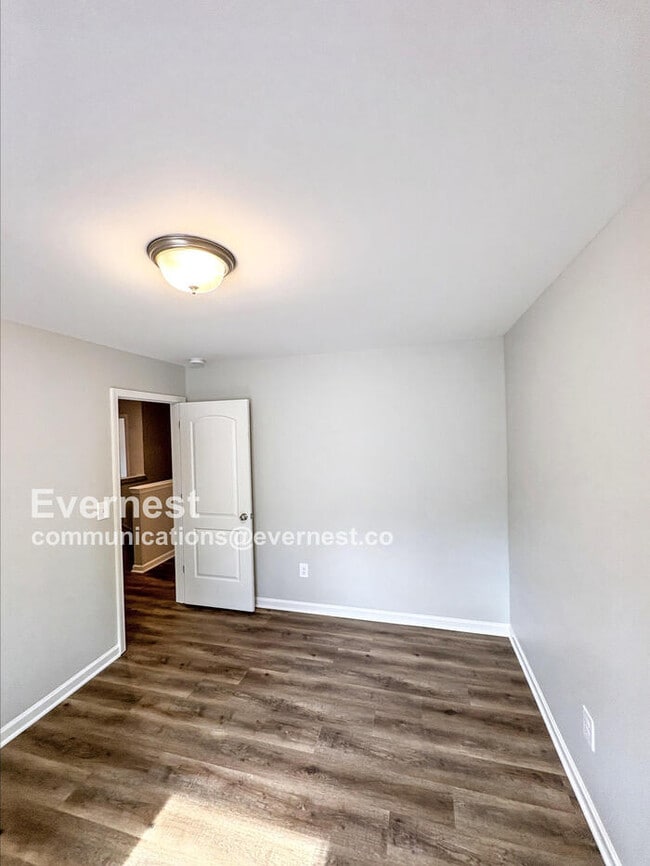 Building Photo - 15 Sloane Ct