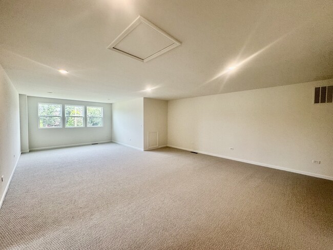 Building Photo - 13412 Belfast Way