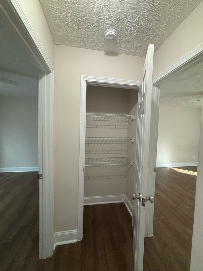 Building Photo - 312 E Jenkins St