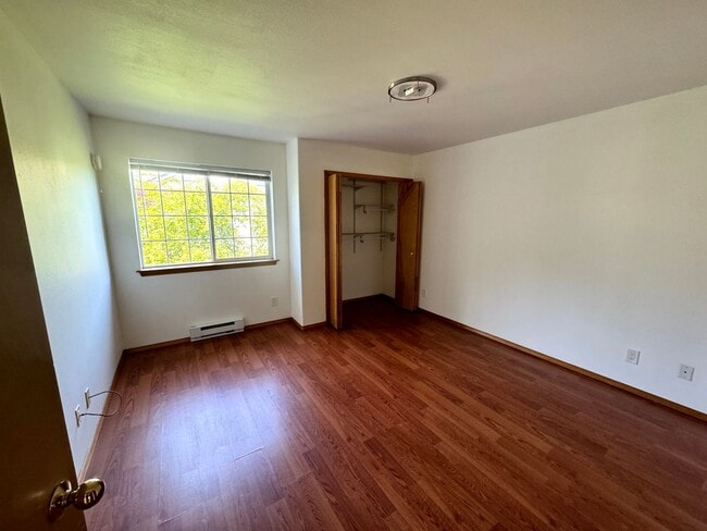 Building Photo - 1808 E Sunset Dr