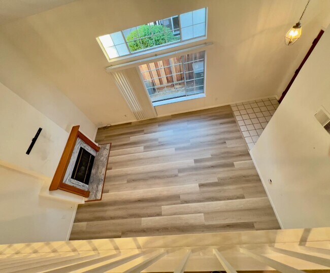Building Photo - 479 Tioga Ct