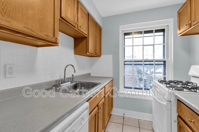 Building Photo - 20 E Morris Ave