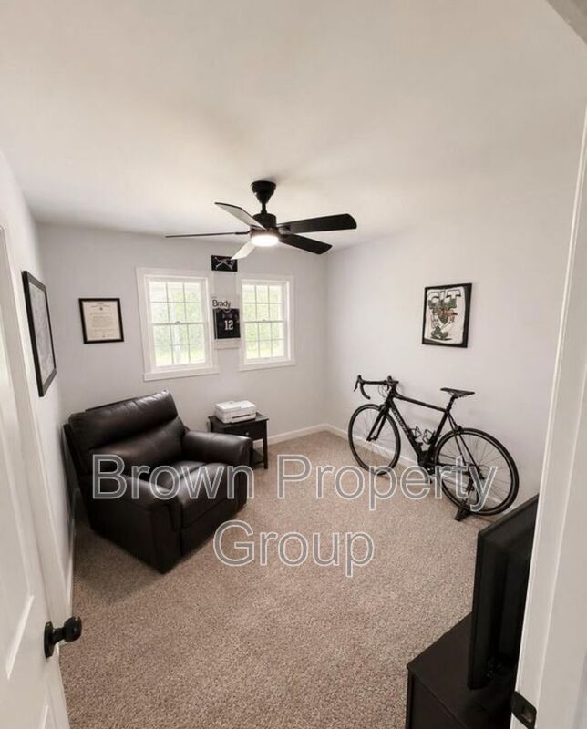 Building Photo - 1445 Keswick Dr