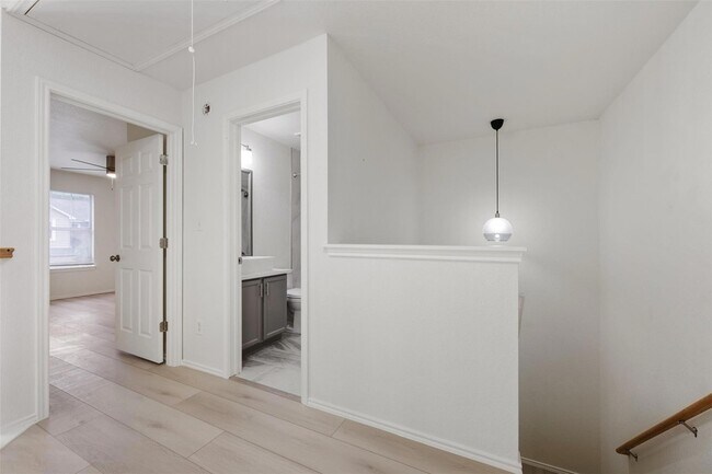 Building Photo - 4501 Whispering Valley Dr