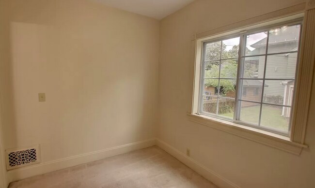 Building Photo - 79 Meech Ave