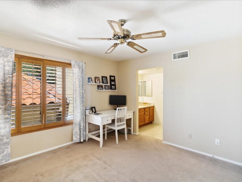 Building Photo - 10563 E Carol Ave