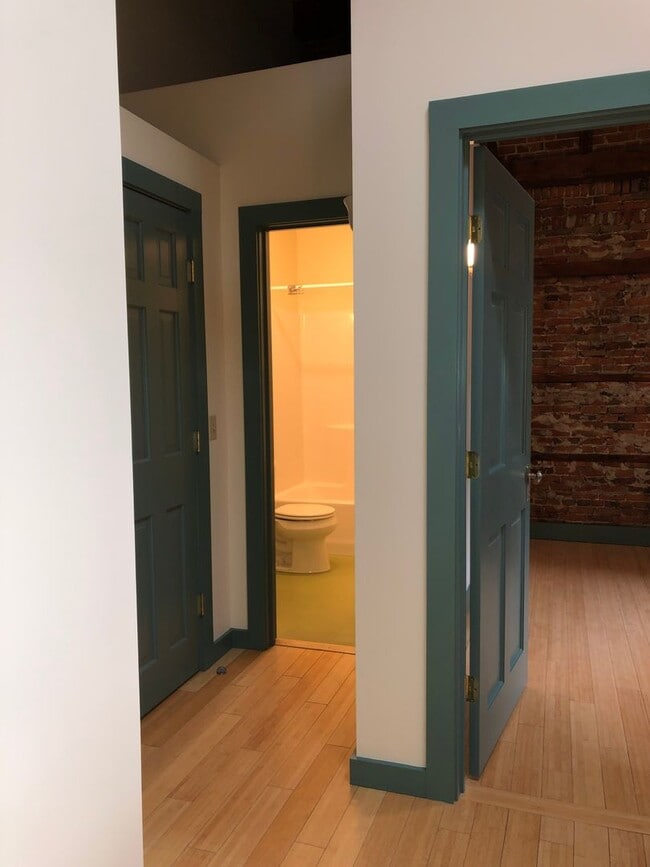 Building Photo - White Sulphur, LLC 165