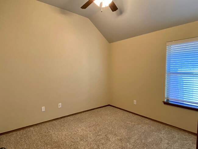 Building Photo - Water Front Property!!  3 Bed, 2 bath with Storm Shelter