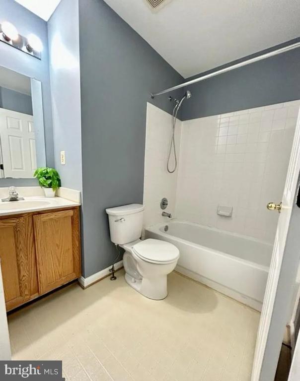 Building Photo - 8807 Briarcliff Ln