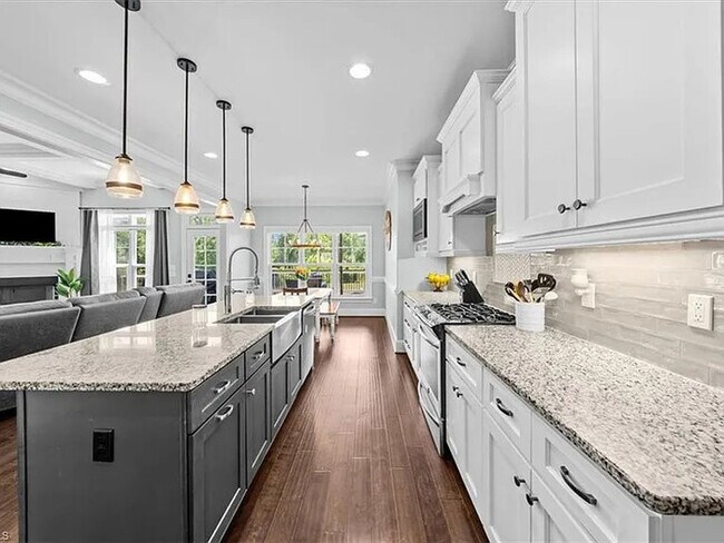 Building Photo - Lease OR Lease to Own