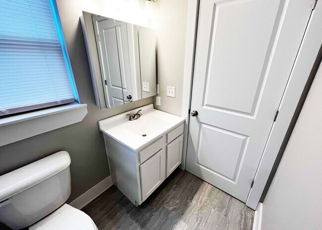 Building Photo - 3216 Bishop St