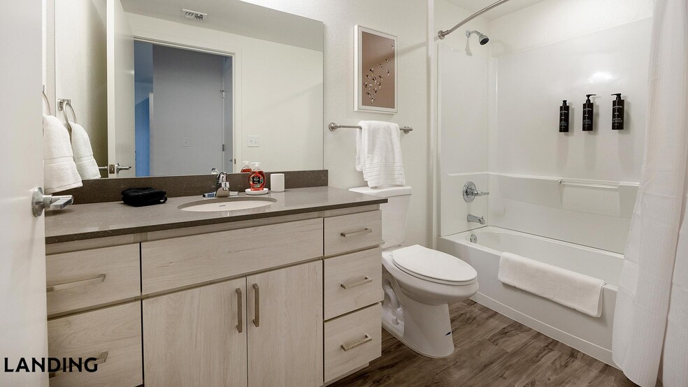 Building Photo - 1760 S Crismon Rd