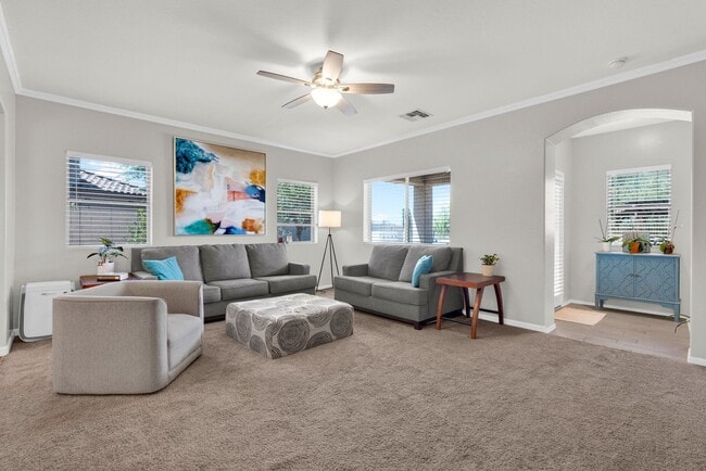 Building Photo - Stylish Home with Loft, Den, Great Room & ...