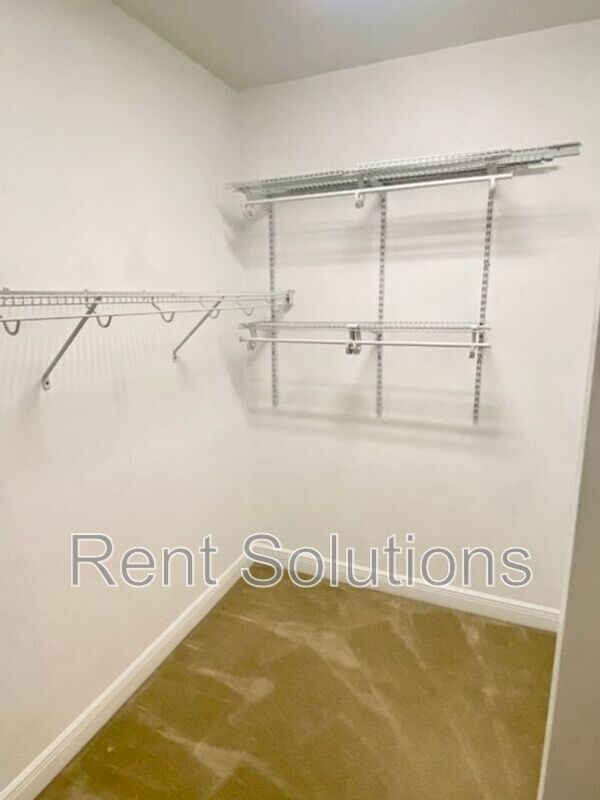 Building Photo - 7506 S West Shore Blvd