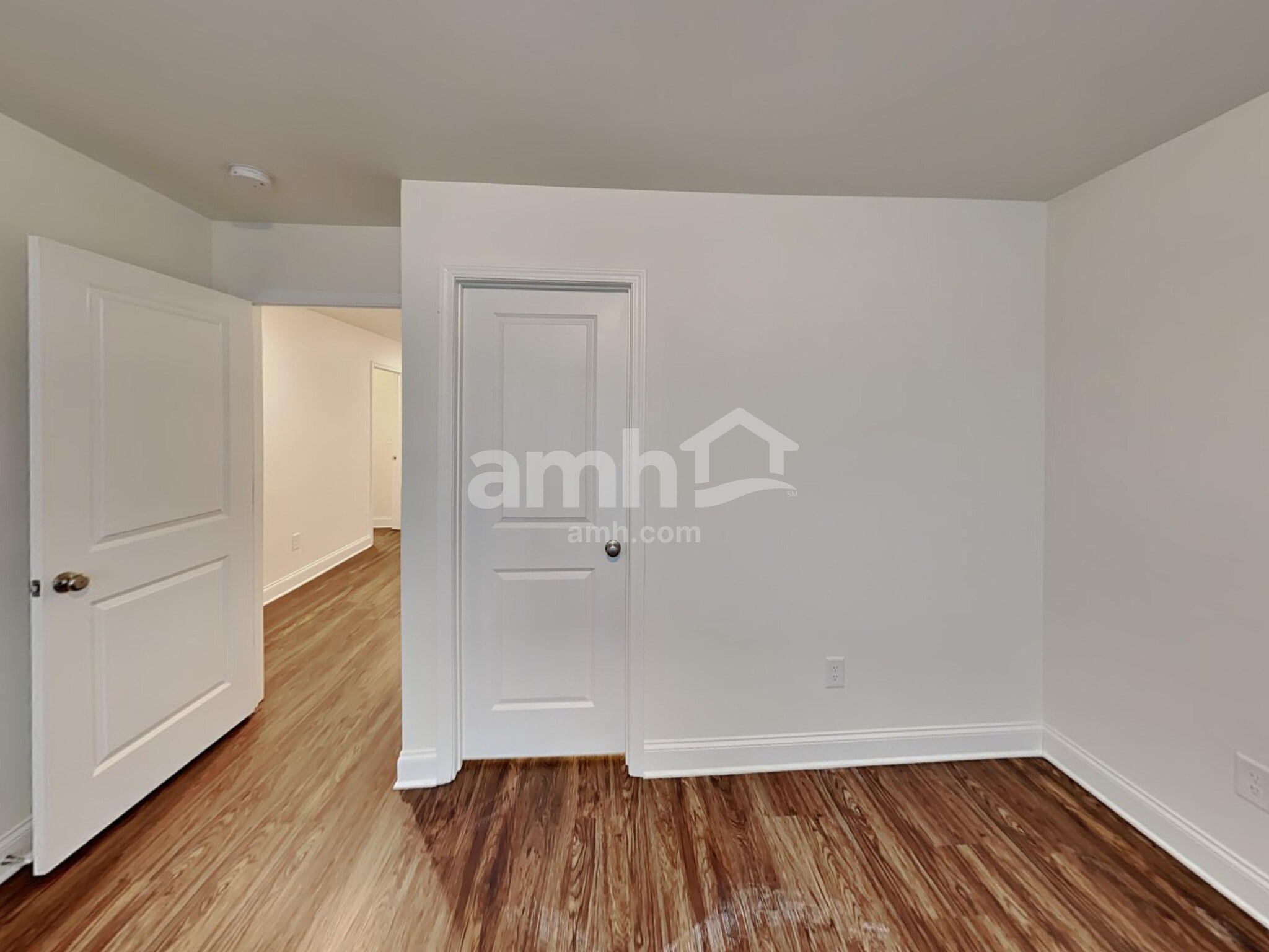 Building Photo - 104 Fairway Dr