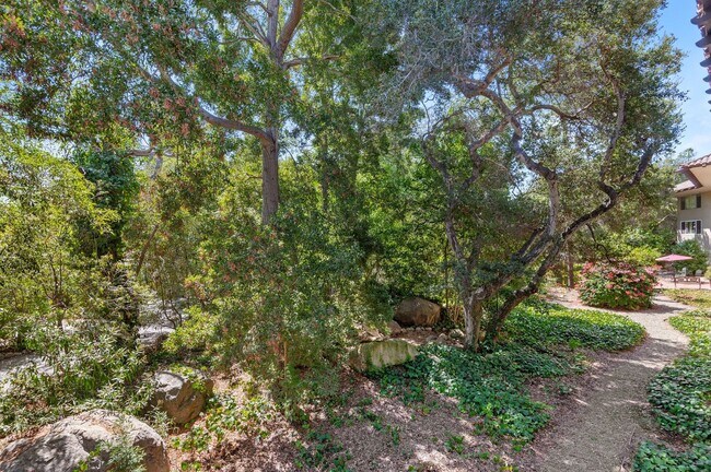 Building Photo - 2727 Miradero Dr