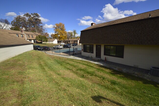 Building Photo - 60 Homestead Ln