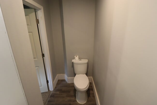 Building Photo - One Bedroom LOWER Duplex