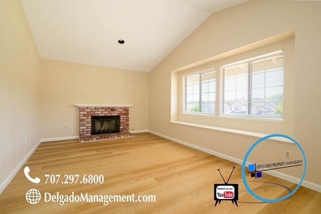 Building Photo - Completely remodeled Glen Cove 5 bed home