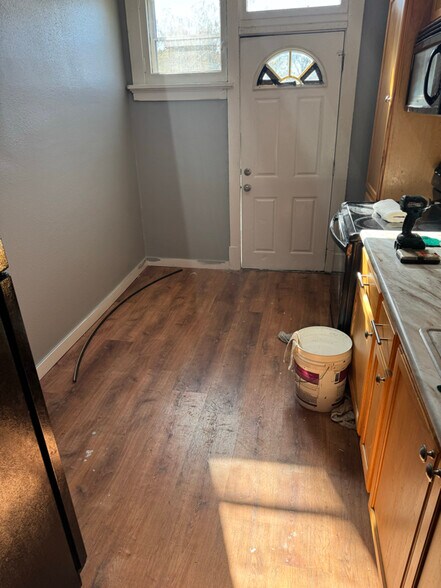 Building Photo - 6714 Crest