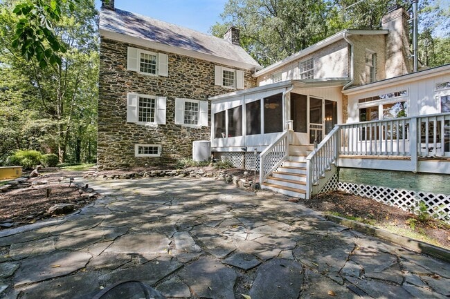 Building Photo - Unique 4BR Farmhouse with Modern Comfort o...