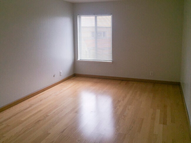 Building Photo - 1510 E St