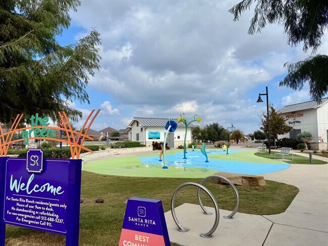 Building Photo - 249 La Dera Dr