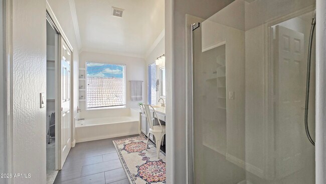 Building Photo - 13888 W Wilshire Dr