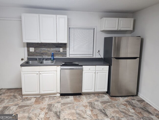 Building Photo - 2294 Bouldercrest Rd