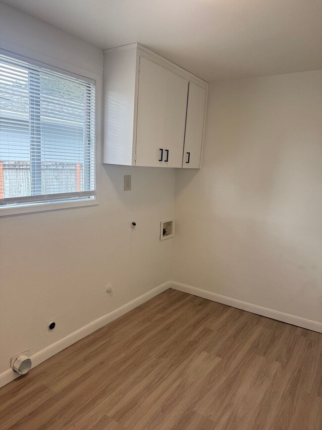 Building Photo - 1600 SE 168th Ave