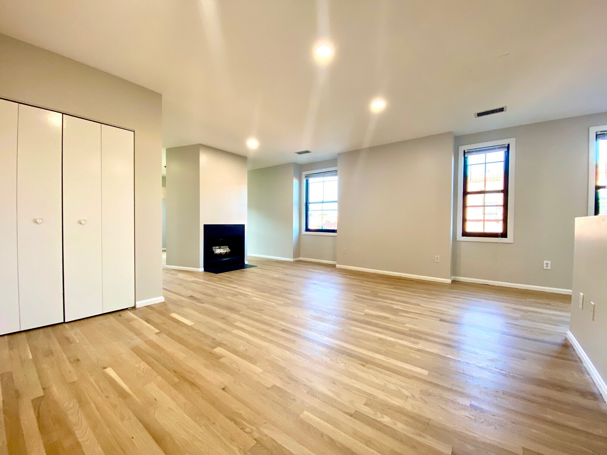 Building Photo - 155 W Brookline St