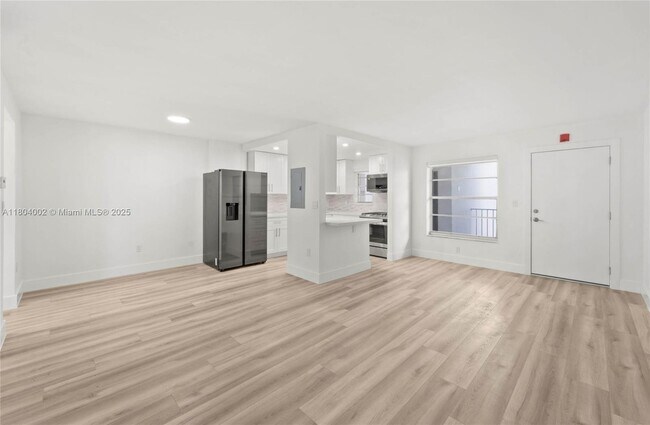 Building Photo - 240 Collins Ave