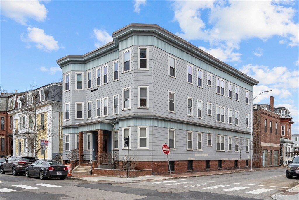 Building Photo - 11 Magazine St