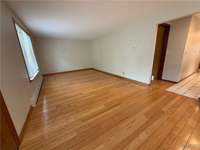 Building Photo - 437 Springville Ave