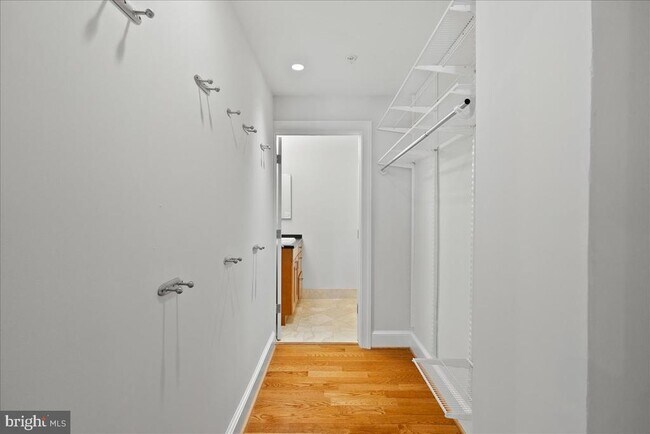 Building Photo - 3220 17th St NW