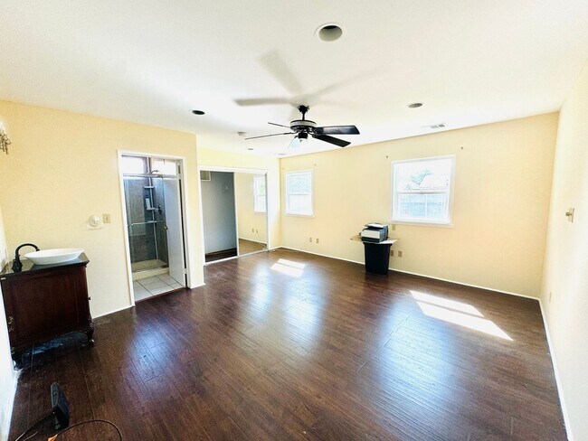 Building Photo - Chino Home for Lease